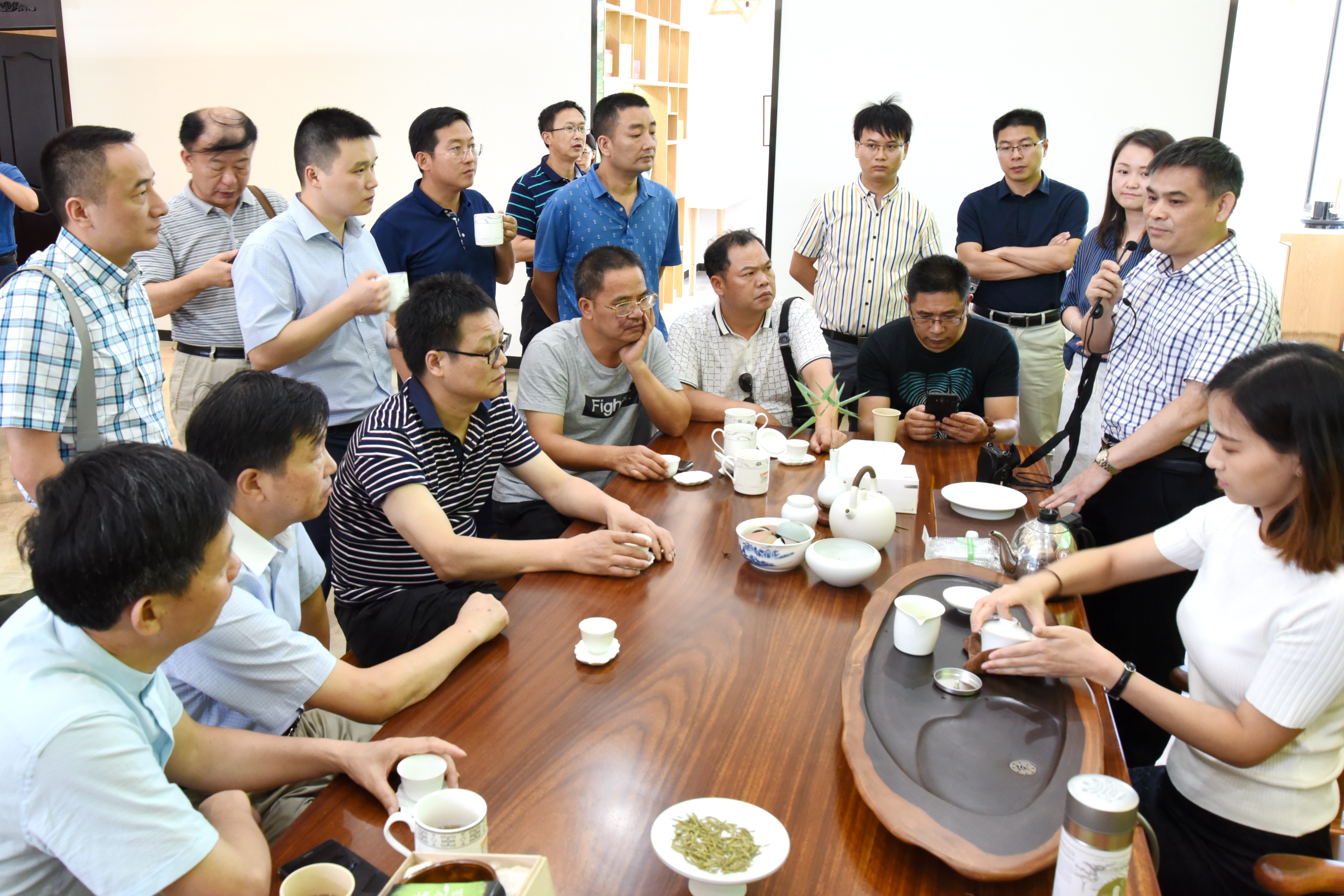 湖南省供销社一行考察milan.com特种茶中心