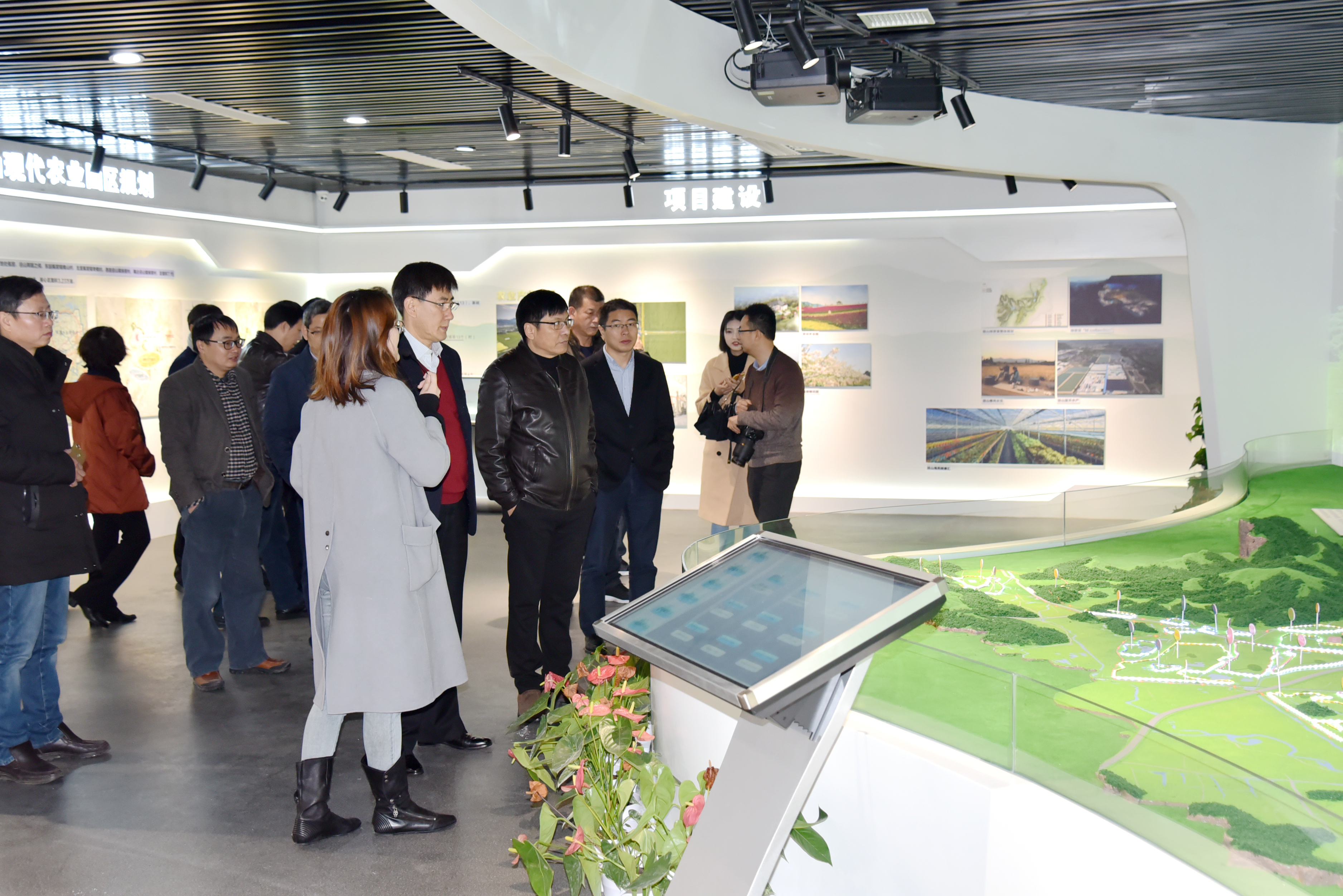 浙江省供销合作经济学会会长王东方一行考察milan.com特种茶中心