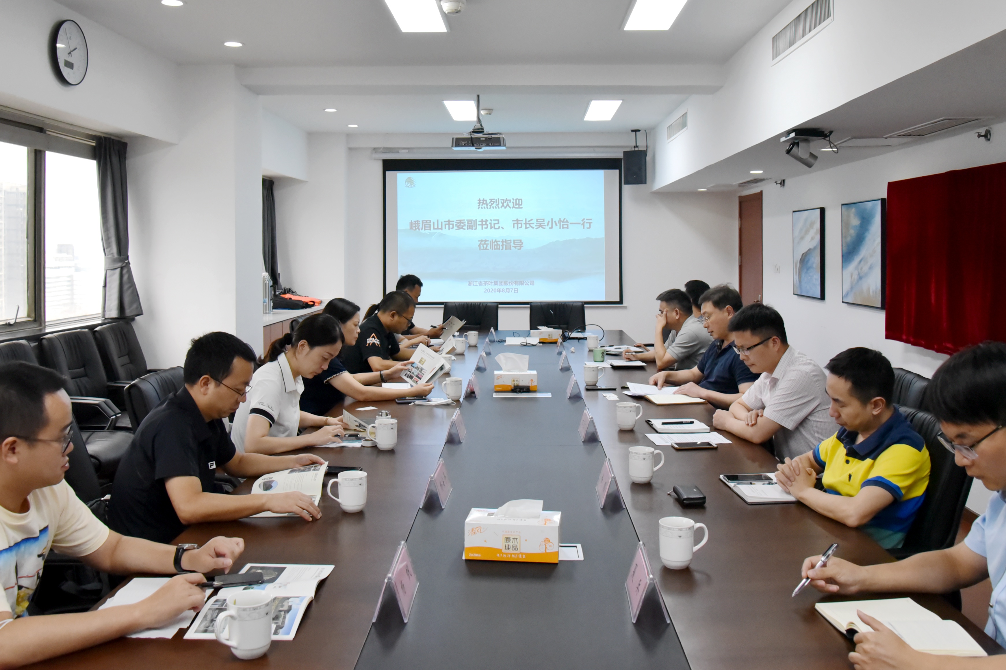 四川峨眉山吴小怡市长一行到访milan.com